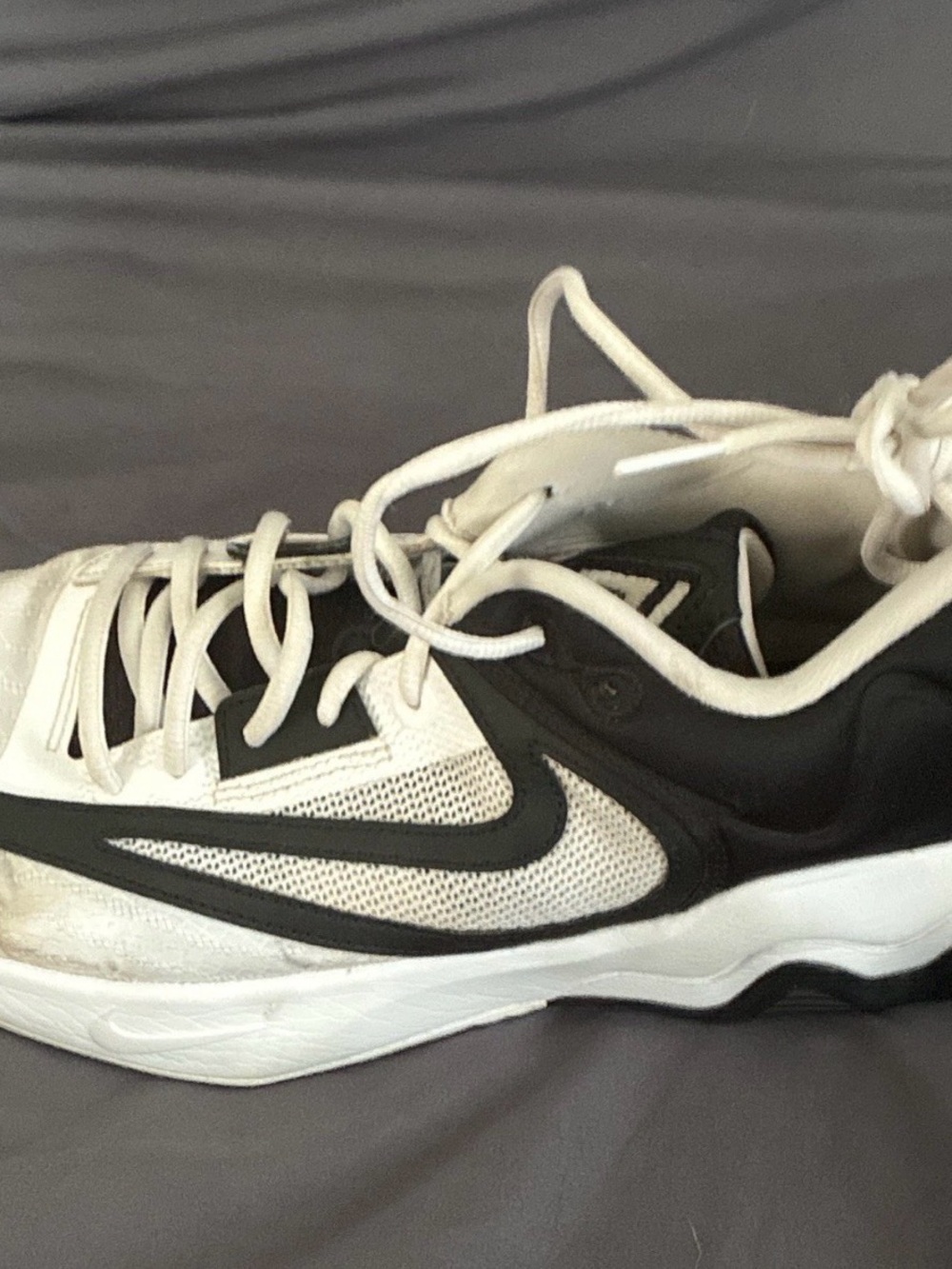 Nike Men’s White and Black Athletic Trainers